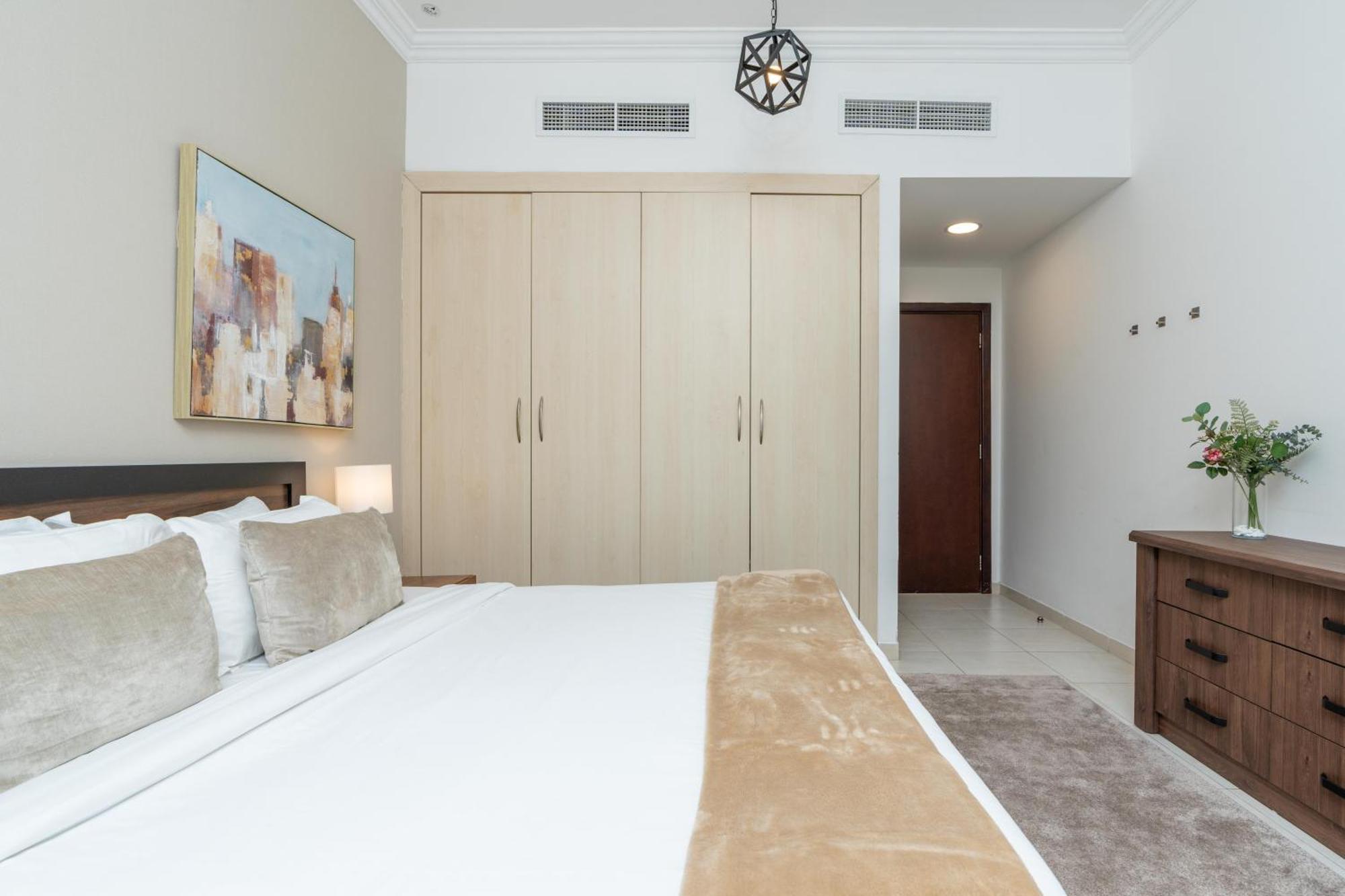 Modern 1Br Apartment In Jlt Next To Metro With City Views ドバイ エクステリア 写真